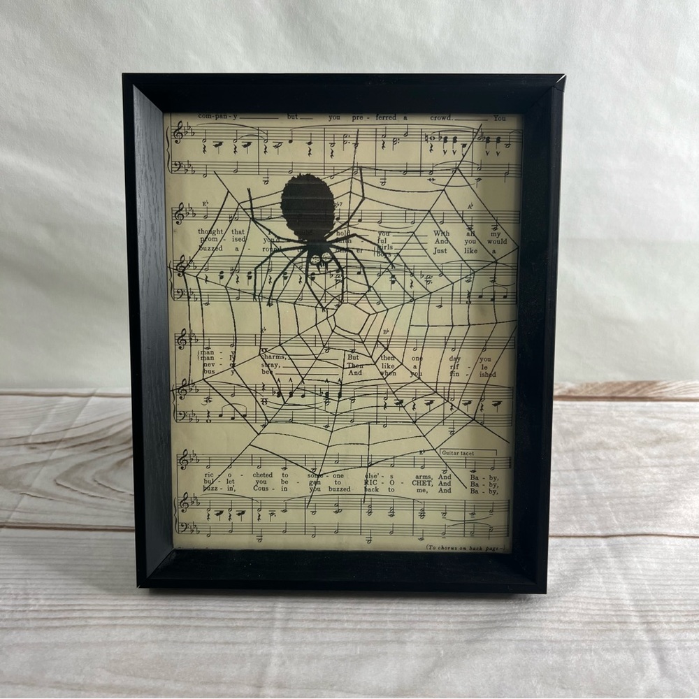Sheet music Halloween Decor - spider with web
